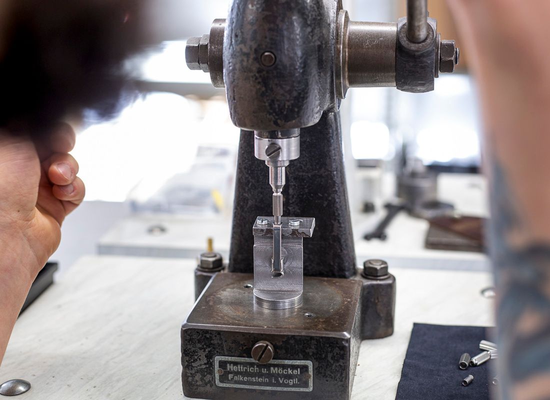 Leistungen von Gerhard Grießbach Glashütte - Dental- und Feinmechanik Ahrendt
